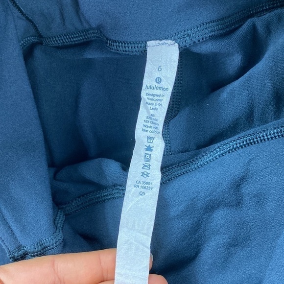 Lululemon Reveal Tight Interconnect *25.5" Gravity - Picture 4 of 7